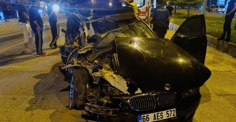 Yozgat'ta Minibüs ve Otomobil Çarpıştı