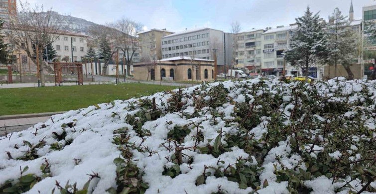 Yozgat'ta Nisan Ayında Kar Sürprizi