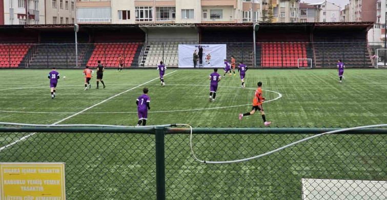 Yozgat'ta Okul Sporları Futbol Gençler Grup Yarışmaları Başladı