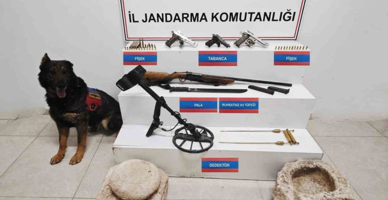 Yozgat'ta tarihi eser niteliğinde objeler ve ruhsatsız silahlar ele geçirildi
