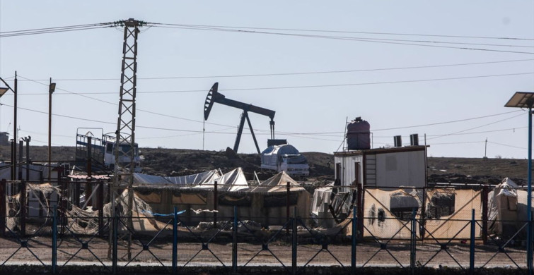 YPG Kontrolündeki Hol Kampı'nda Güvenli Çıkış Bekleyen Aileler