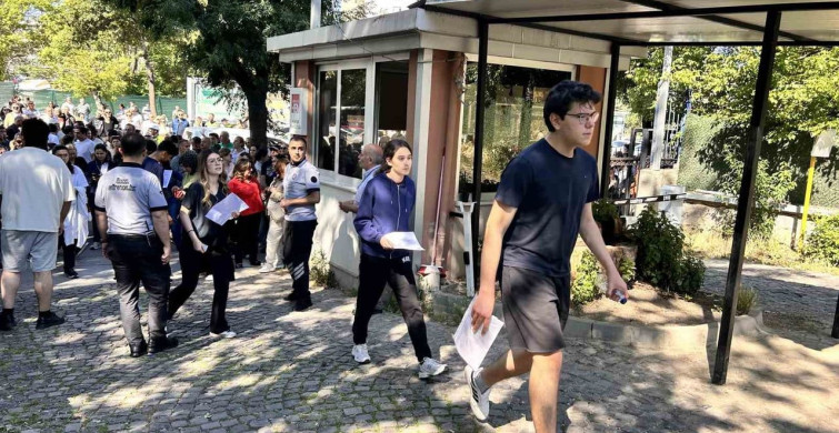 Yükseköğretim kurumları sınavı YKS’nin ikinci oturumu AYT başladı