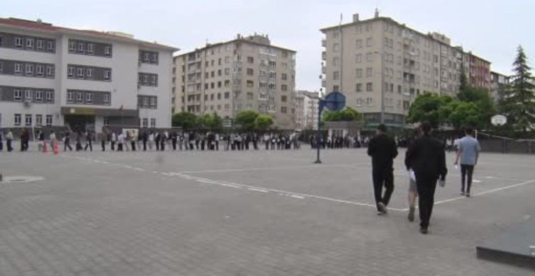 Yükseköğretim Kurumları Sınavı'na 2 dakika geç kalan genç sınava alınmadı