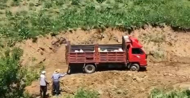 Yüksekova'da Berivanların Kamyonet Kurtarma Mücadelesi