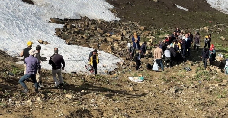 Yüksekova'da Minibüs Kazası: Bir Ölü, Yedi Yaralı