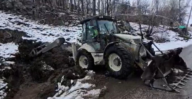 Yüksekova'da Su Arızası Sırasında Yılan Sürüprizi
