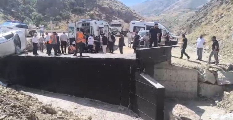 Yüksekova'da trafik kazası: 3 yaralı