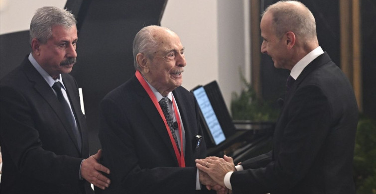 Yüksel Erimtan'a Sevda-Cenap And Müzik Vakfı Onur Ödülü