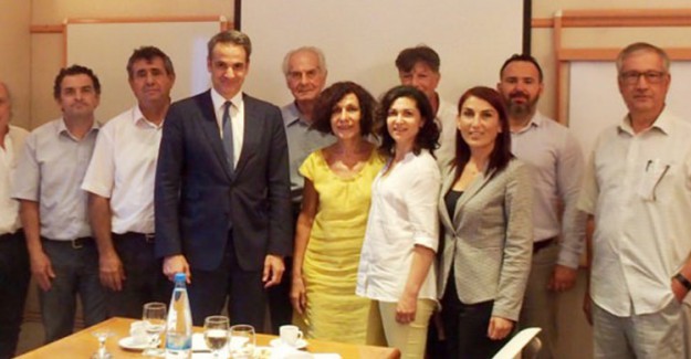 Yunan Başbakan Miçotakis, Kıbrıslı Türklerle Görüştü  