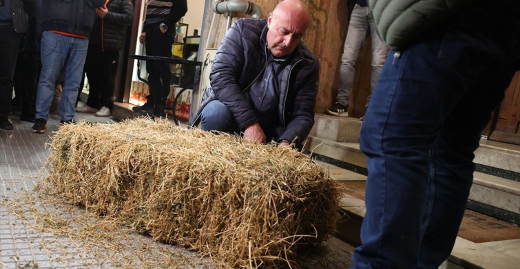 Yunan Çiftçilerden Larisa'da Protesto