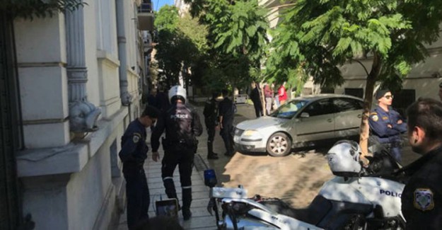 Yunanistan Dışişleri Bakanlığı'nda Bomba Paniği!