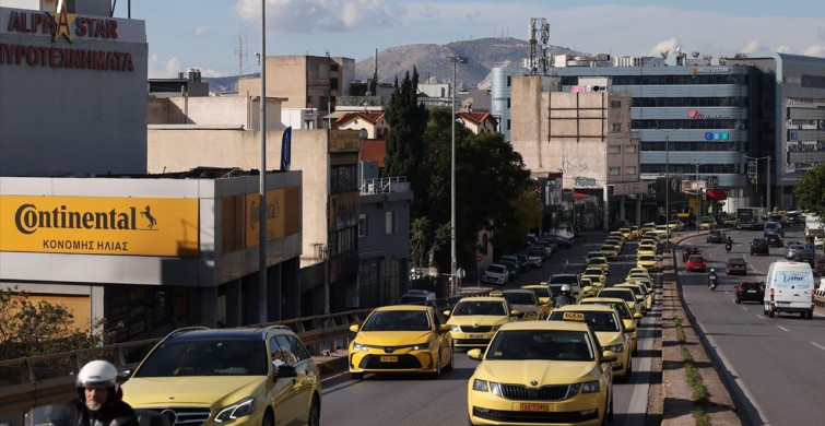 Yunanistan'da Taksiciler 48 Saat Süren Grev Düzenledi