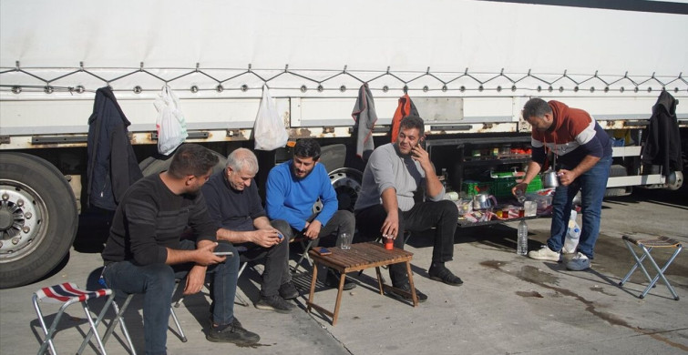 Yunanistan'daki Çiftçi Eylemleri Sınır Kapılarında Tır Trafigini Aksatıyor