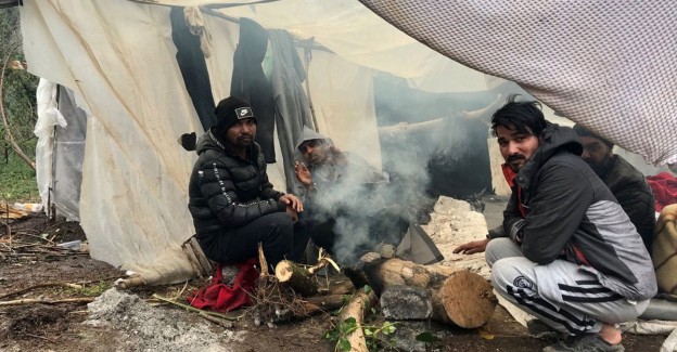 Yunanistan'daki Göçmenleri Kamplarına Personel Haricinde Kimse Giremeyecek