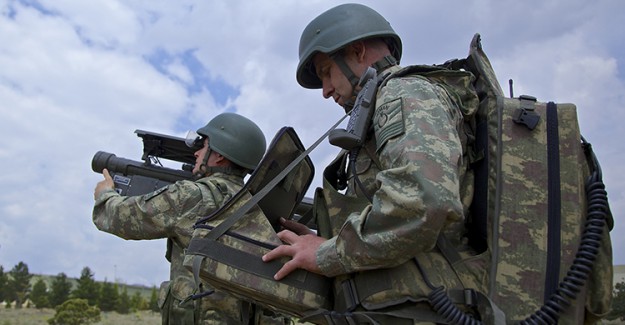 Yunanistan'dan Komik Gözdağı!