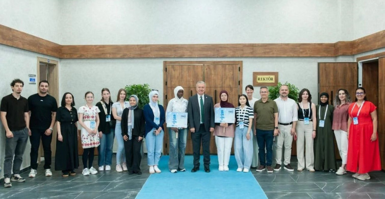Yunus Emre Enstitüsü Türkçe yaz okulu programı öğrencileri EBYÜ'de eğitim alıyor