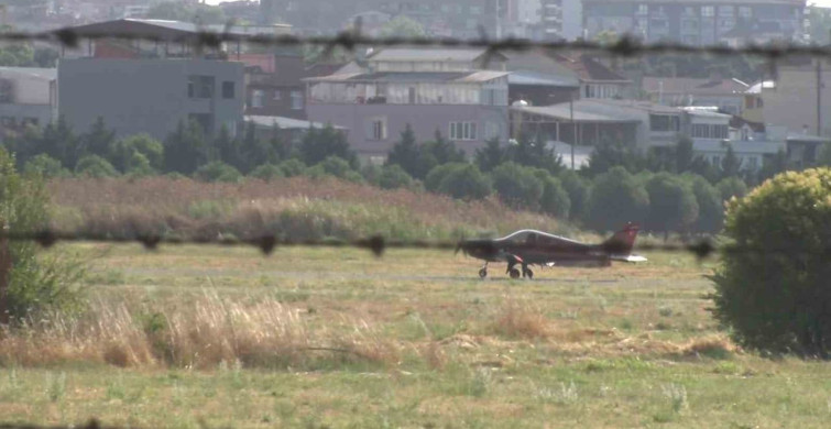 Yunuseli havaalanı'nda iki kişilik uçağın acil inişi