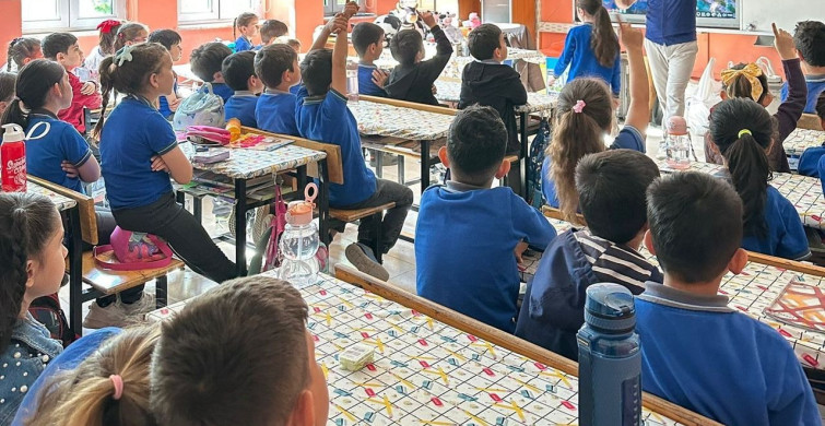 Yunusemre'de 2 bin 802 öğrenciye ağız ve diş sağlığı eğitimi