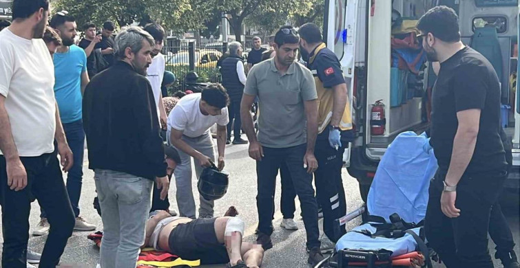 Yunusemre'de Motosiklet Çarpışması: 2 Yaralı