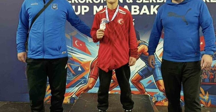 Yunusemreli Güreşçiler Türkiye Şampiyonası'na Katılıyor