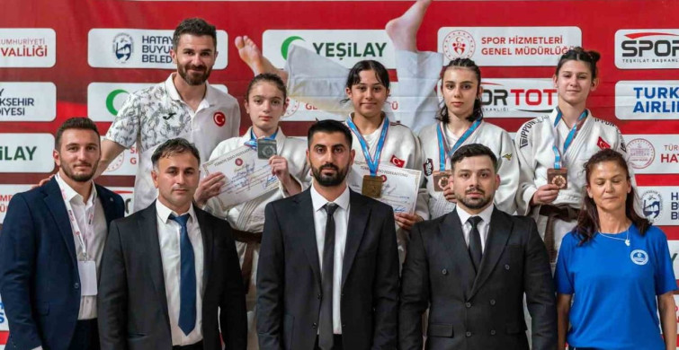 Yunusemreli judocular, Hatay’da büyük başarı elde etti