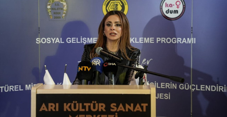 Yüreğin Nuru: İpek İğne Oyası Sergisi Açıldı