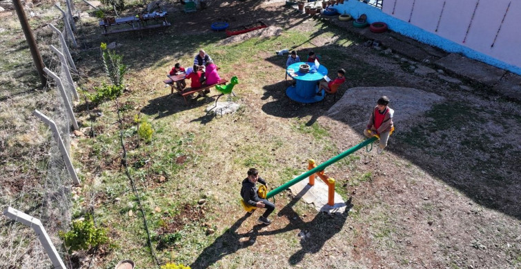 Yusuf Tümay: Eğitimi Sıcacık Bir Yuva Haline Getiren Öğretmen