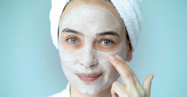 Yüz Lekelerini Anında Yok Eden Doğal Maske