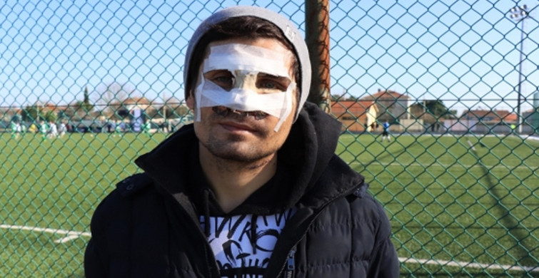 Yüzüne Tekme Yiyen Futbolcu İçin Oyuna Ara Verildi!