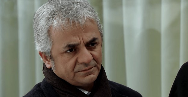 Zafer Algöz Takipçisinden Gelen Yoruma Ateş Püskürdü