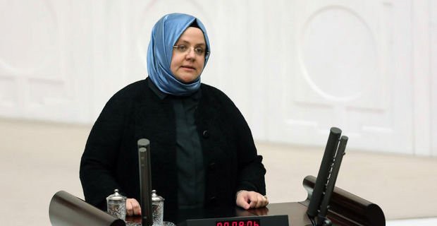 Zehra Zümrüt Selçuk Plan ve Bütçe Komisyonu'nda Soruları Yanıtladı