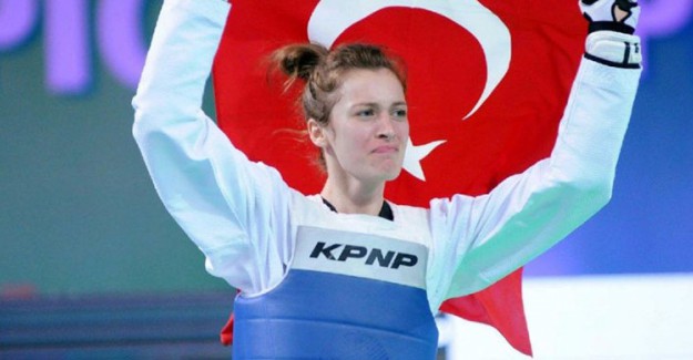 Zeliha Ağrıs’tan Bronz Madalya!