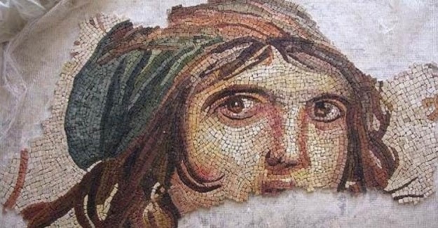 Zeugma Çingene Kızı Mozaiği Türkiye'ye Getirilecek!