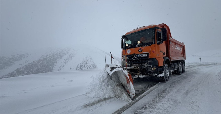 Zigana Dağı'nda Kar Yağışı Etkili Oldu