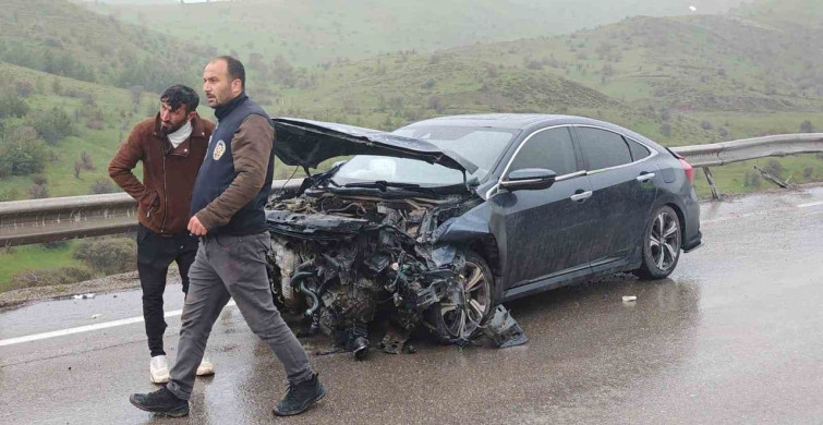 Zincirleme Trafik Kazası Erzurum'da 3 Yaralı