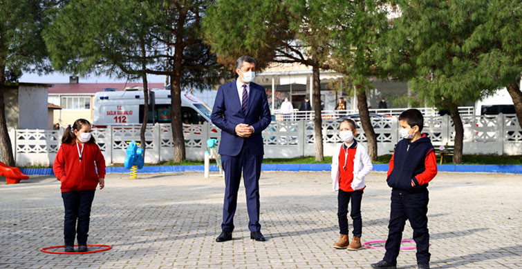 Ziya Selçuk: Uzaktan Eğitim Yüz Yüze Eğitimden Daha Meşakkatlidir, Daha Zordur