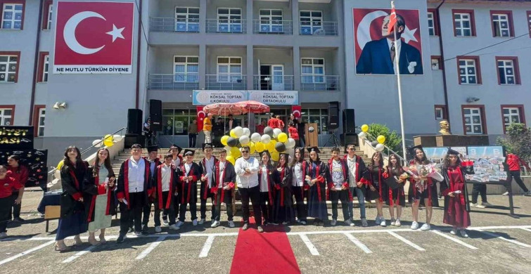 Zonguldak Köksal Toptan Ortaokulu'ndan mezuniyet coşkusu