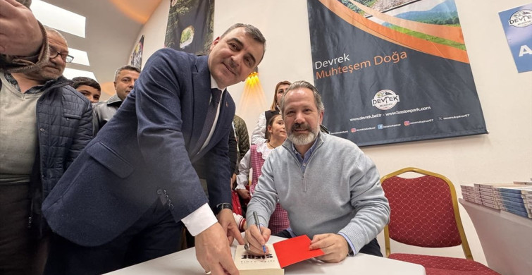 Zonguldak'ta Devrek Bastonpark Kitap Fuarı Açıldı