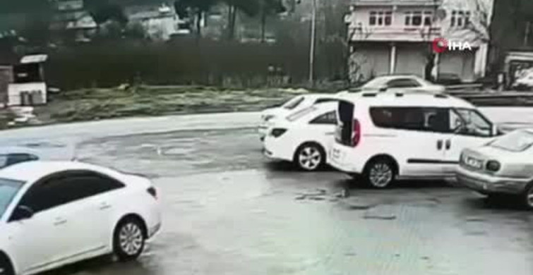 Zonguldak'ta İşçi Servisi ile Otomobil Çarpıştı