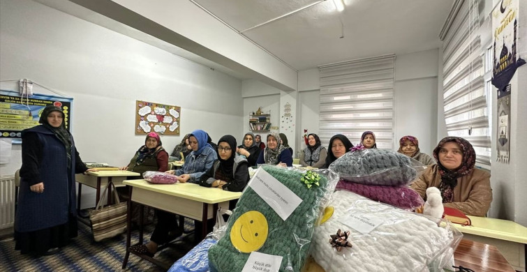 Zonguldak'ta Kursiyer Kadınlardan Depremzede Çocuklara Destek