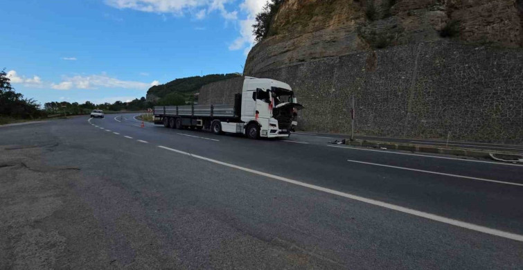 Zonguldak'ta otomobil ile tır çarpıştı: yaşlı çift hayatını kaybetti