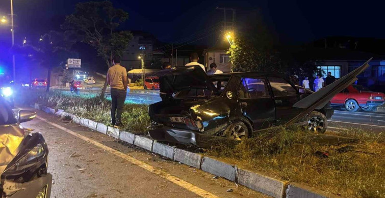 Zonguldak'ta otomobille çarpışan araç 100 metre sürüklendi