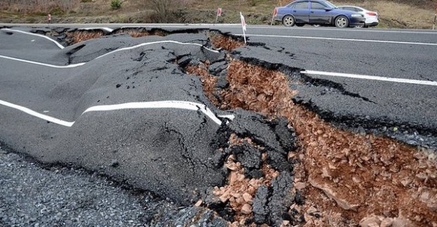 Zonguldak'ta Sağanak Heyelana Neden Oldu