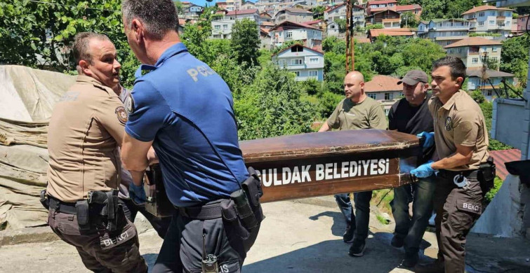 Zonguldak'ta sağlık çalışanı evinde ölü bulundu, şüpheli ölüm soruşturması başlatıldı