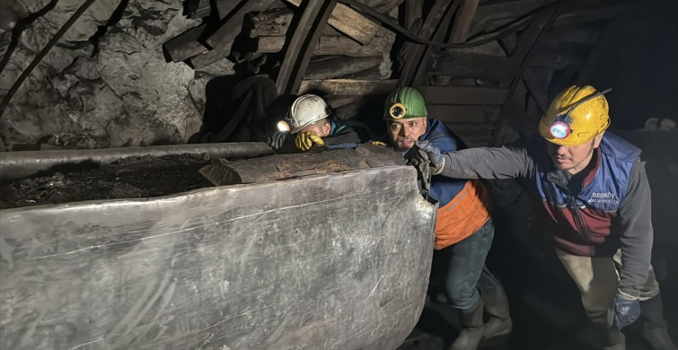 Zonguldak'taki Maden İşçileri Ramazan'ın İlk Sahurunu Yerin Altında Yaptı