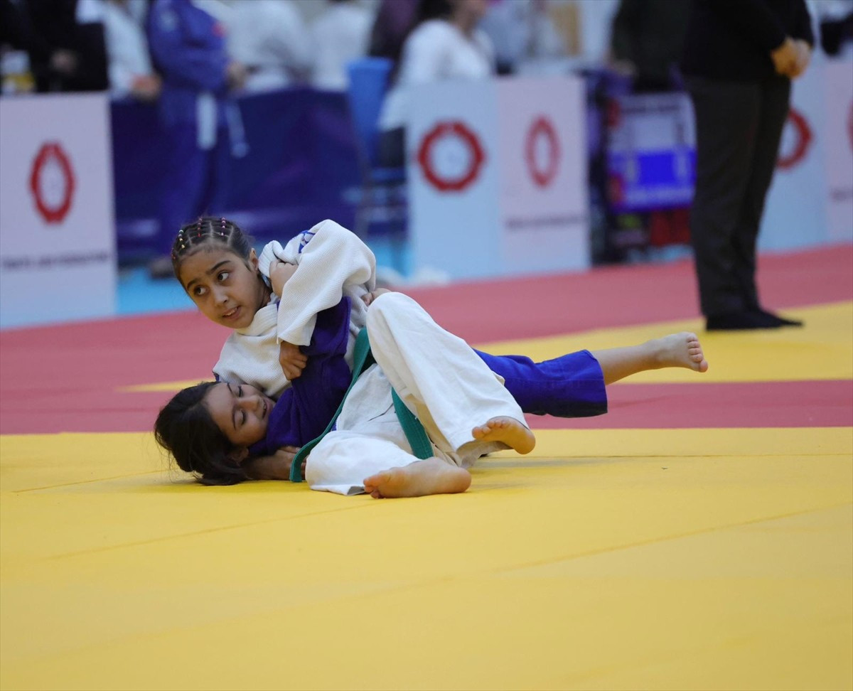 9. Uluslararası Madenci Kupası Judo Turnuvası, Zonguldak'ta başladı. Türkiye Judo Federasyonu ile...