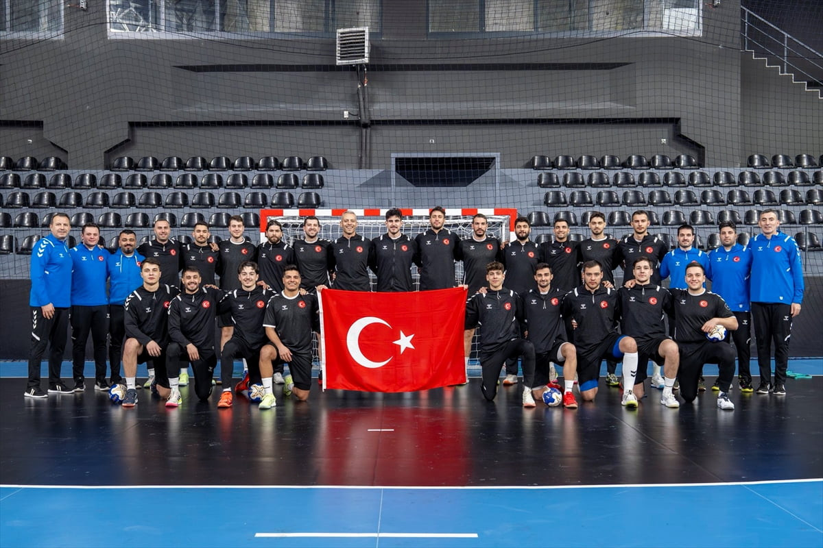 A Milli Erkek Hentbol Takımı, Bulgaristan ile oynayacağı 2028 Avrupa Şampiyonası ön eleme maçı...