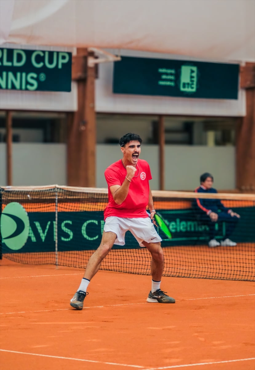 A Milli Erkek Tenis Takımı, Slovenya ile oynadığı Davis Cup Dünya Grubu 1 play-off müsabakalarının...