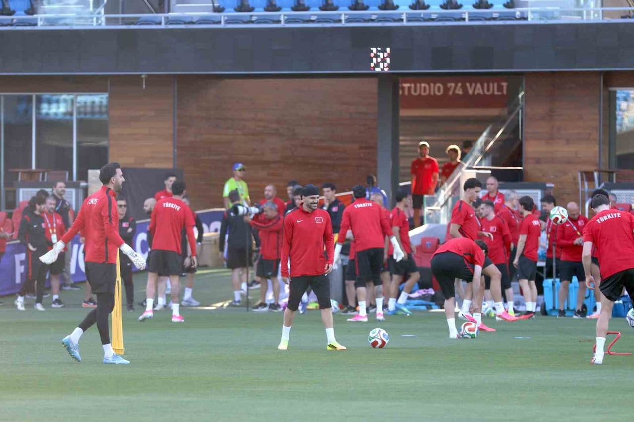 A MİLLİ FUTBOL TAKIMI, 2026 FIFA DÜNYA KUPASI D GRUBU İKİNCİ MAÇINDA KARŞILAŞACAĞI PARAGUAY...
