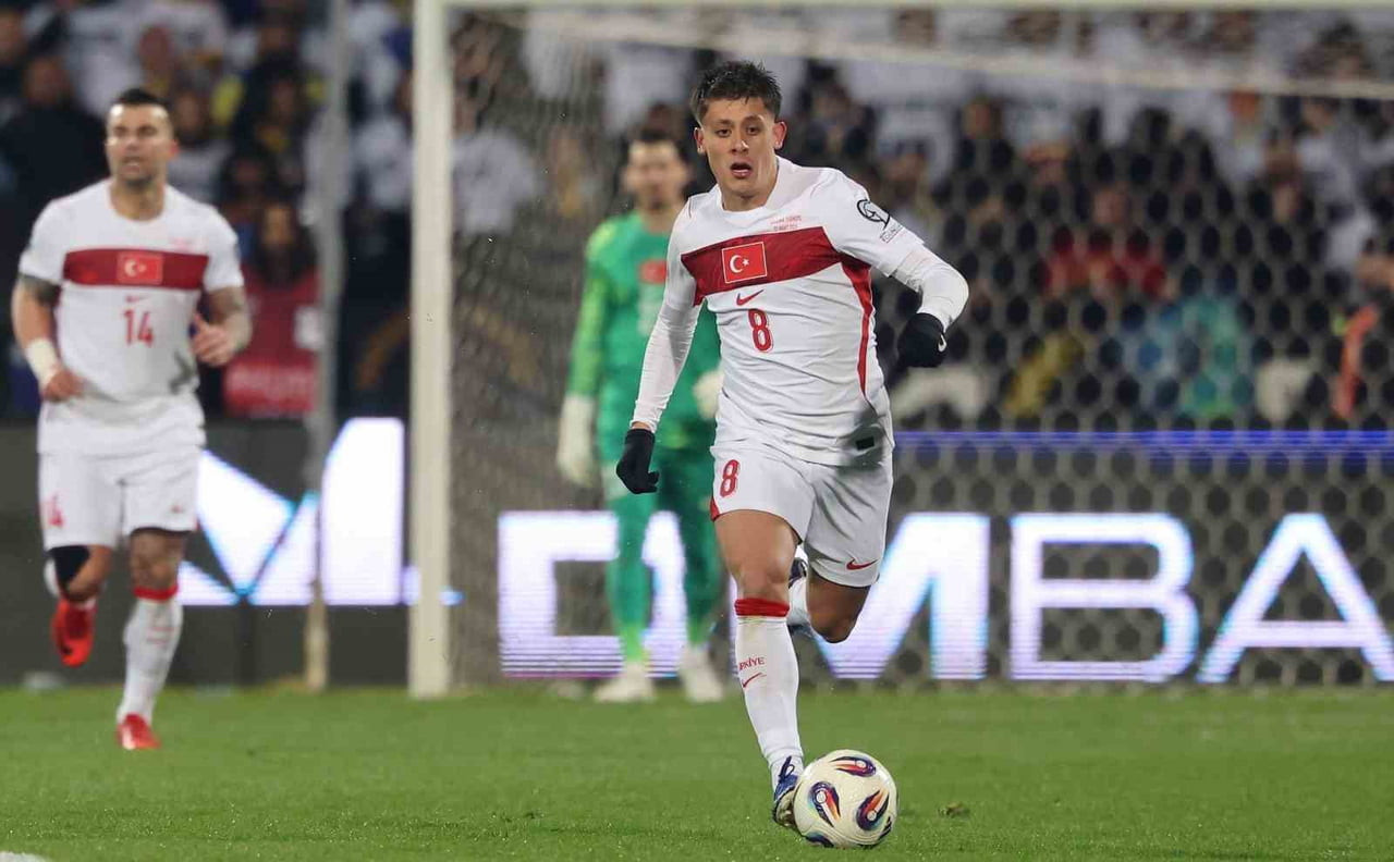 A MİLLİ FUTBOL TAKIMI, FIFA DÜNYA KUPASI'NDA D GRUBU'NDA ABD, PARAGUAY VE AVUSTRALYA İLE...